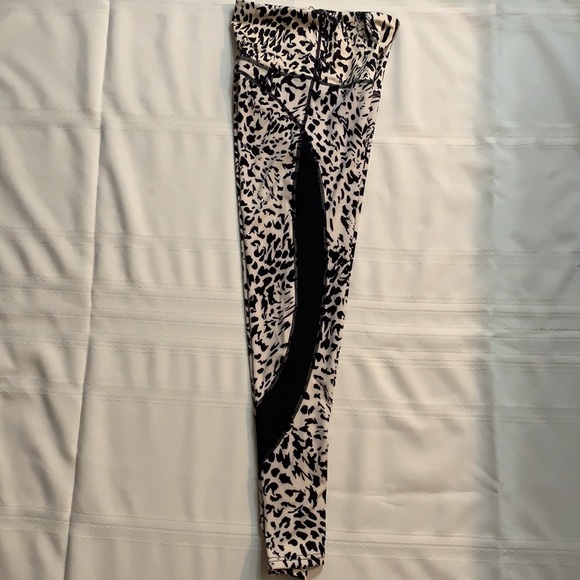 Nicole Miller Printed Leggings - Picture 4 of 4